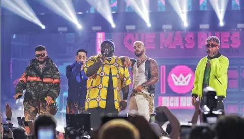 Sech no gana en los Premios Juventud, pero causa sensación