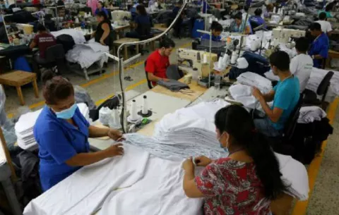 El sector textil de la India encuentra en Colombia una puerta a Latinoamérica