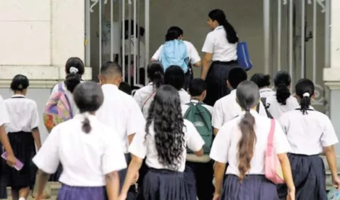 Escándalos por manejo de seguro en las escuelas