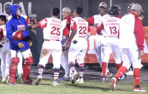 Coclé remonta serie ante Metro y avanza a las semifinales del torneo juvenil