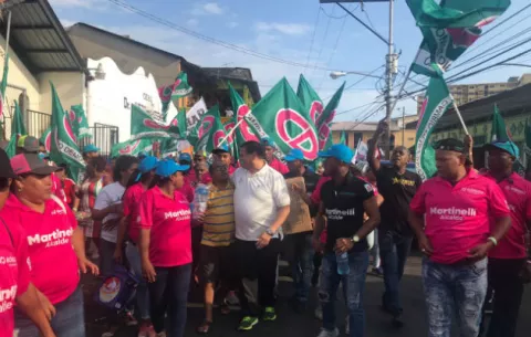 Campaña de Ricardo Martinelli promete estacionamientos para San Felipe y Santa Ana