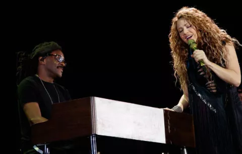 Shakira siente que es un chivo expiatorio 