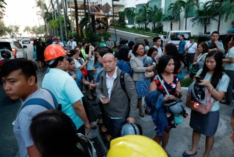 Fuerte sismo en Filipinas deja tres muertos y algunos daños materiales 