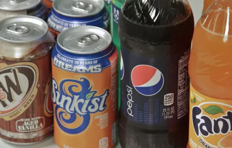 OMS sugiere limitar consumo de azúcar a 5%