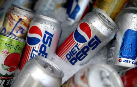 Soda de dieta es vinculada con vivir menos