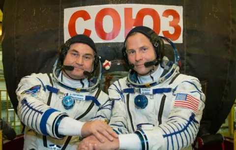 Astronautas salvan la vida tras fallo en lanzamiento de la nave Soyuz rusa