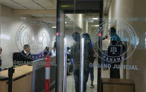 Ordenan aprehensión de dos panameños por triple homicidio en Pacora