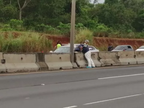Agente del SPI que viajaba en auto pirata junto a su hija acaba con la vida de conductor