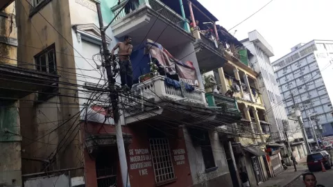 El "spiderman" que opacó el inicio del año escolar en Santa Ana
