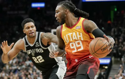 Antetokounmpo gana duelo a Leonard; Spurs repiten triunfo; Knox iguala a Ewin
