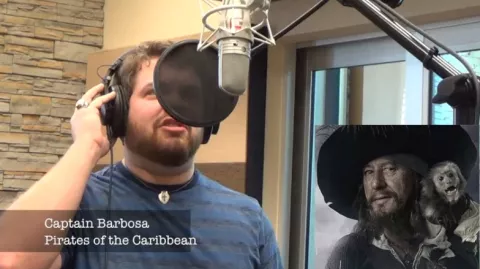 Personajes de Disney cantan "Let it Go" de la película "Frozen"