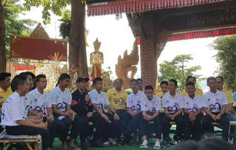 Niños rescatados de una cueva en Tailandia viajarán a Argentina en octubre