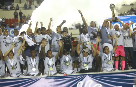 Tauro ante Árabe abre  Clausura 2019