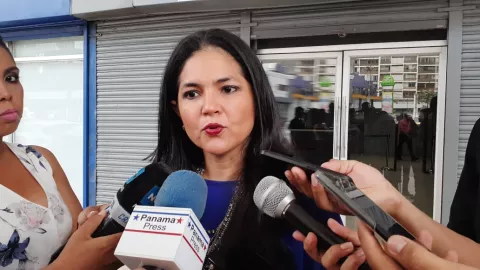Tayra Barsallo, directora de aduanas, denuncia red criminal dentro de esa institución