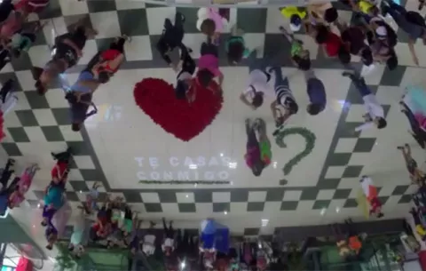 La más reciente pedida de mano en un centro comercial en Panamá