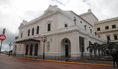 MiCultura reinaugurá el Teatro Nacional este jueves