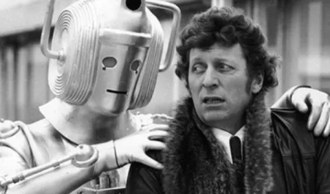 Muere escritor de la exitosa serie de  TV, 'Doctor Who' 