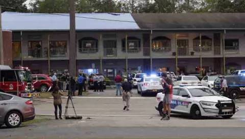 Dos muertos y cuatro heridos tras un tiroteo en un estudio de yoga en Florida