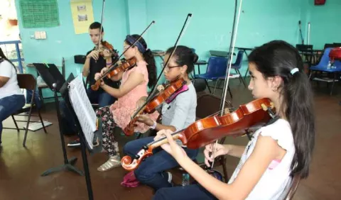 Capacitación en música y canto, en el Campamento de Canto Coral y Práctica Orquestal 2019