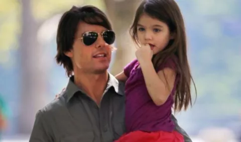 Tom Cruise quiere retomar su relación con su hija Suri 