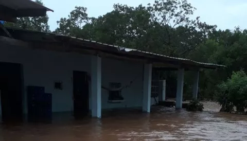 Lluvias dejan afectaciones en 16 casas en Tonosí