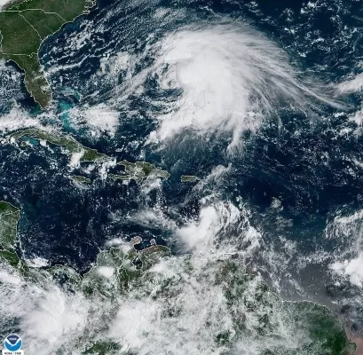 Autoridades de Puerto Rico se alistan para la tormenta Karen como si fuera huracán