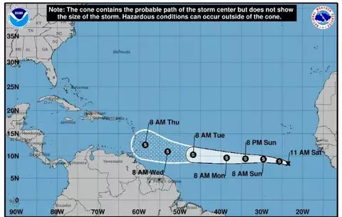Kirk sigue su camino hacia el caribe americano