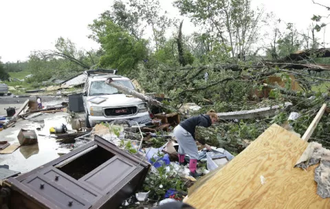 Más de treinta tornados se registran en el centro de Estados Unidos 