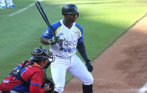 Toros de Herrera avanzan a la final de Probeis