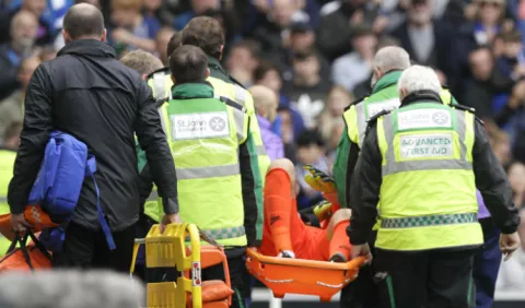 Tottenham es un desastre y pierde a Lloris por lesión 