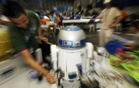 La OIT propone medidas para proteger al trabajador del futuro robotizado
