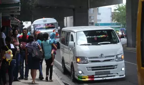 Autoridades retoman acciones contra transportistas ilegales en la capital