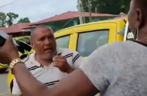Aprehenden a transportista grabado en video mientras agredía a una doctora en Bocas del Toro