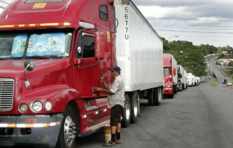Eliminan exigencias de certificación para transportistas de carga entre Panamá y Costa Rica