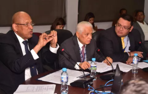 Ministerio de Economía sustenta traslados de partida por $44.9 millones para pagar deuda pública