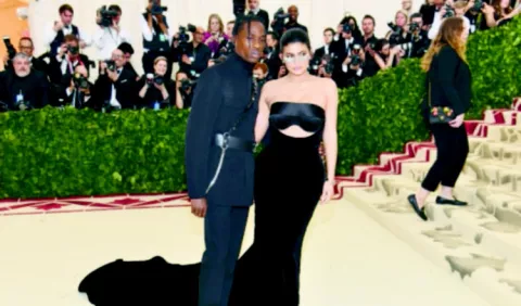 Travis Scott niega infidelidad