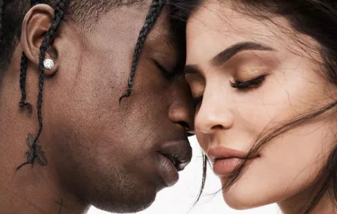 ¿Kylie está comprometida?