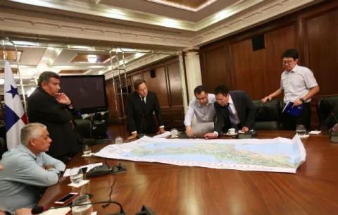 El tren chino, un proyecto que despierta suspicacia y elogios en Panamá