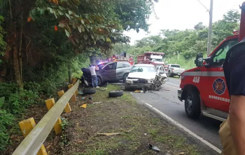 Triple colisión deja tres personas heridas camino a Gamboa