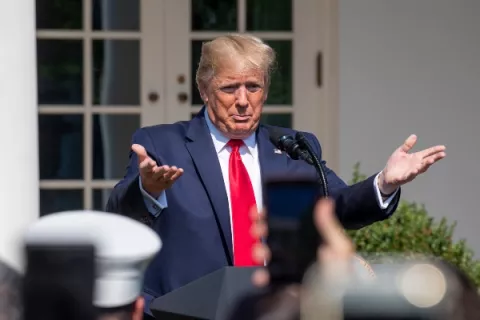 Donald Trump firma ley para financiar los cuidados médicos de los "héroes" del 11-S