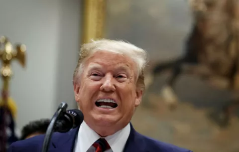 China lamenta la decisión de EEUU y dice que deberá tomar "contramedidas"