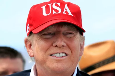 Donald Trump despide a tres encuestadores que le presentaron cifras desalentadoras