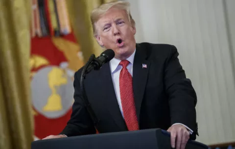 Trump amenaza con cerrar la frontera con México por caravanas de migrantes