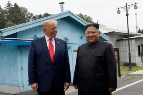 Trump celebra un histórico encuentro con Kim en la frontera intercoreana