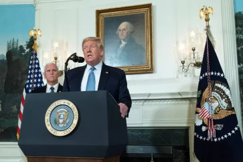 Donald Trump condena el supremacismo blanco y pide pena de muerte por tiroteos masivos
