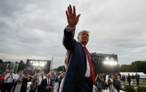 Trump presume de poderío militar de EE.UU. en fiesta patriótica del 4 de julio