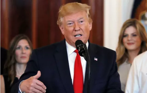 Trump dice que no necesita aprobación del Congreso para atacar a Irán