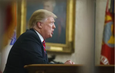 Trump asegura que situación en frontera con México es una "crisis creciente"