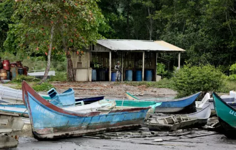 Un policía muerto y 10 heridos al entrar en campo minado en Colombia