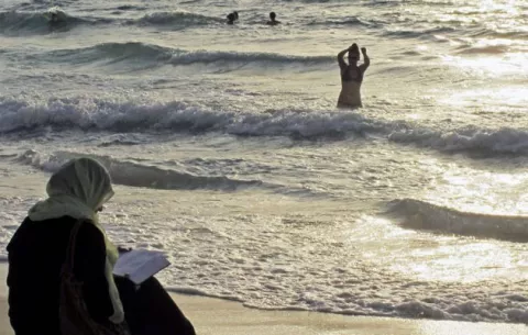 Bikinis: Tema importante en la cámara legislativa en Kuwait